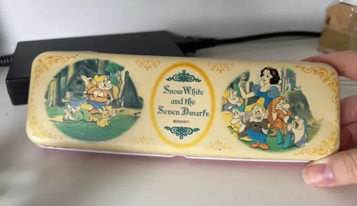 Estojo Lata Lápis Disney Anos 70 - Branca de Neve