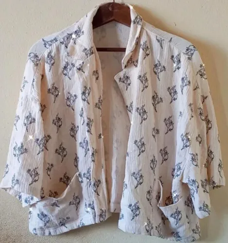 Casaco Feminino Floral Bege