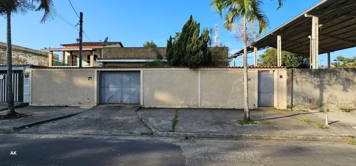 Vendo casa linear, independente, 530m², 03 quartos. Bairro: Vila Anita, Nova Iguaçu - RJ
