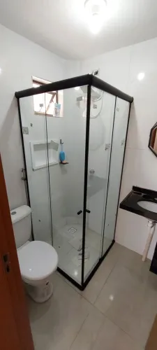 Box pra banheiro em vidro e manutenções e serviço de pintura em geral
