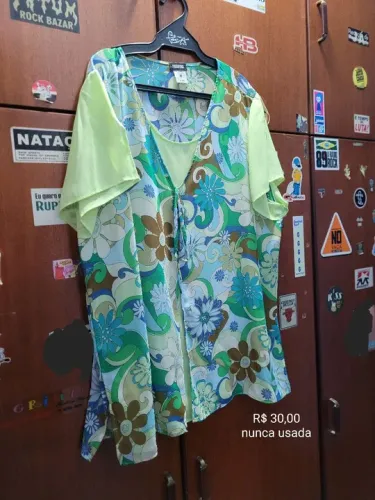 Blusas femininas, tamanho 54