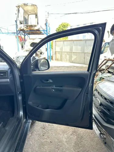 Porta Dianteira Direita da Amarok 2021v6 Automática 4×4, 258 cvs, 49387 km, Funcionando