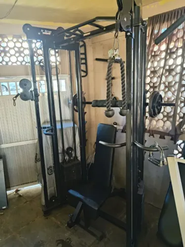 Aparelho de musculação 