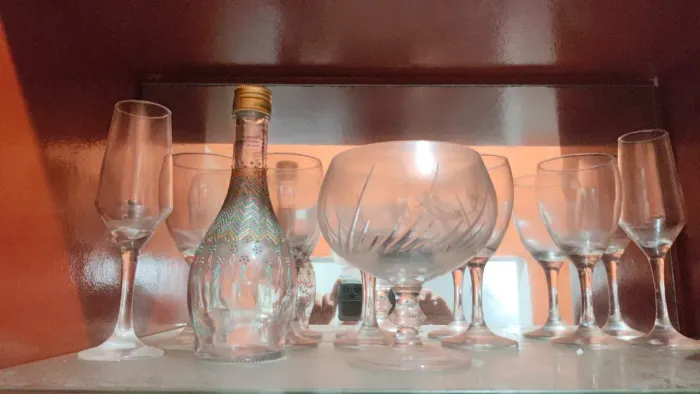 Conjunto de Taças e Garrafa Decorativa