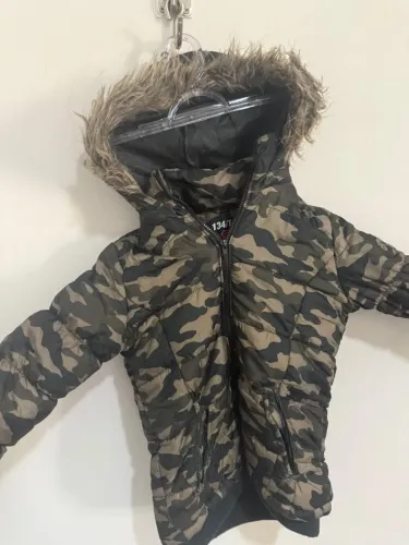 Casaco infantil usado 1 viagem neve