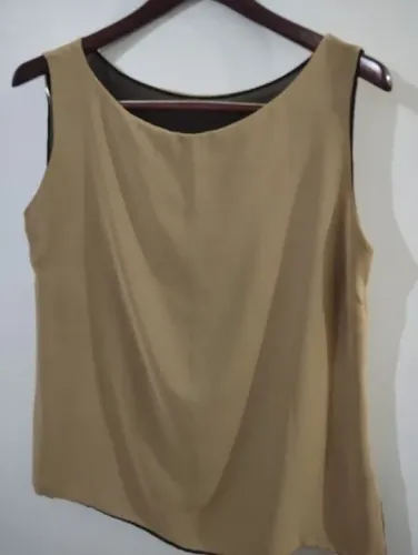 Blusa de Chiffon Bege e Preto