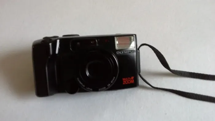 Olympus AZ-200 Super Zoom