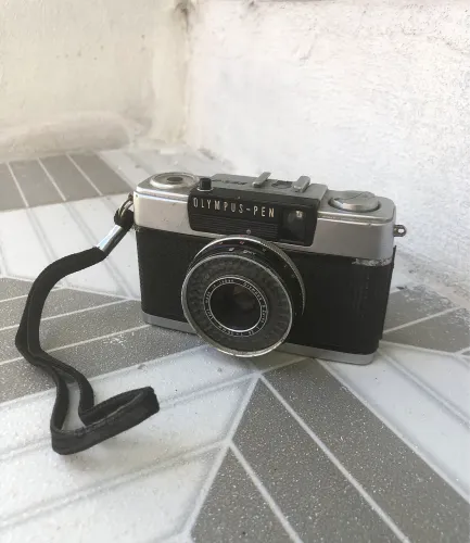 Câmera fotográfica Olympus - Pen EES-2