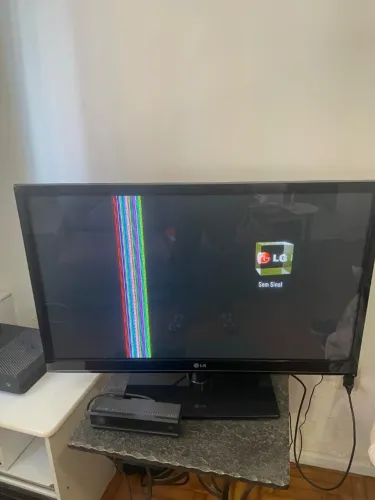 Vendo TV para peças