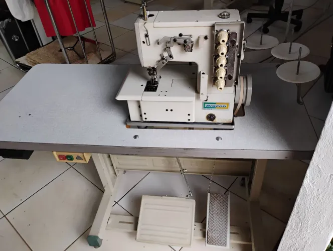 Máquina de Costura Industrial Bracob, não chegou a ser usada, troco maquina lavar roupa