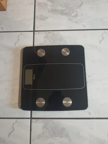 Balança bluetooth body analysis scale . Usa pilha