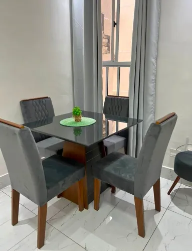 Conjunto de mesa Fler - Tampo com vidro quadrado 0,90x0,90 quadrada