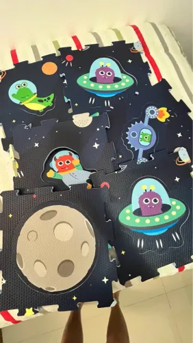 2 caixas de Tatame do universo em excelente estado