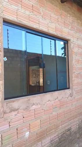 Janela incolor 04 folhas