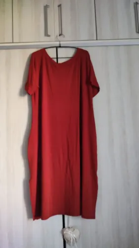 Vestido em viscose cor telha