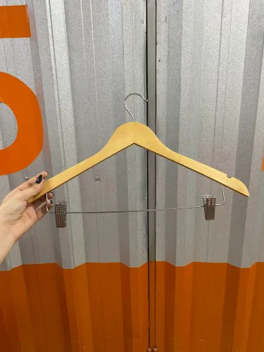 Kit 10 cabides de madeira 