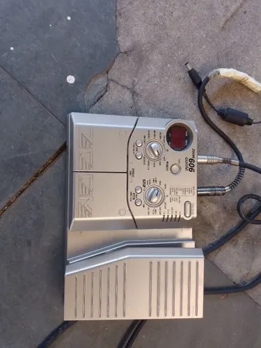 Pedal Guitarra Zoom 606