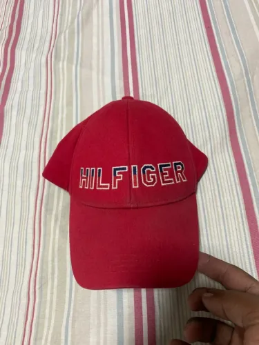 Boné Vermelho Tommy Hilfiger