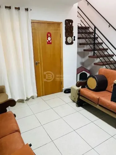 Sobrado de 2 Dormitórios com 2 Vagas de Garagem à Venda na Vila Ré