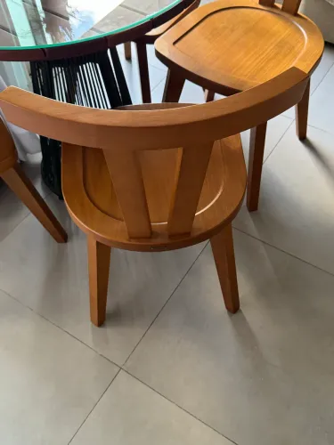 Cadeira madeira maciça da Oficina Design 