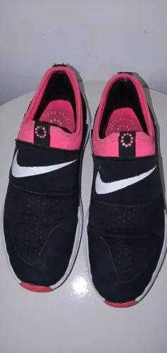 Tênis Nike ( modelo: Joyride) original Tam. 34 br./ Usado.