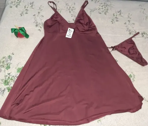 Conjunto de camisola e calcinha cor vinho NOVO