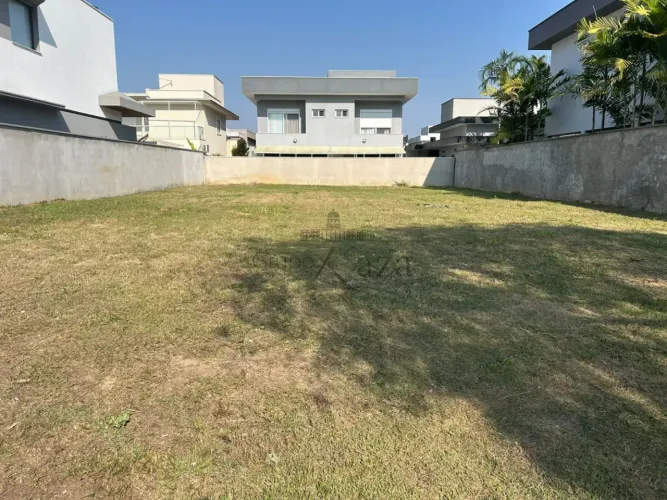 Oportunidade - Terreno em Condomínio - Jardim do Golfe - Condomínio Jardim do Golfe - 450m