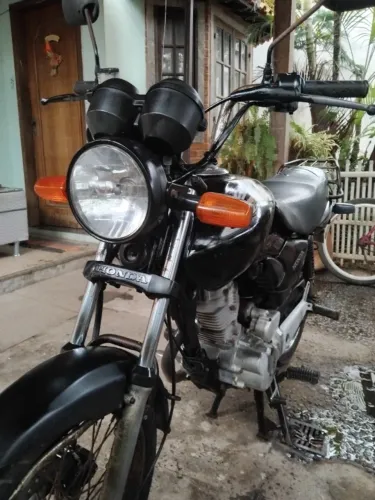 TITAN ES 125cc-2004 UNICO DONO