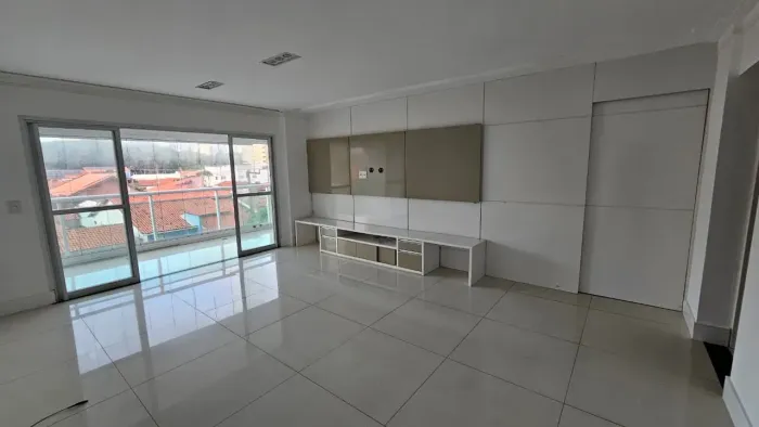 Imóvel para aluguel possui 121 metros quadrados com 4 quartos em Ponta do Farol - São Luís