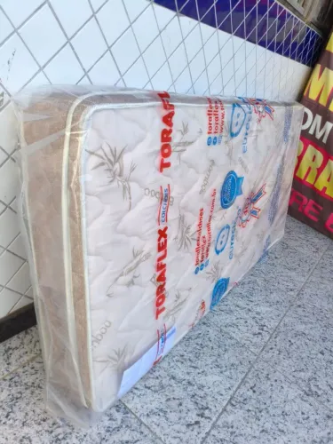 Colchão solteiro molas ensacadas, novo Aceito cartão e entrego