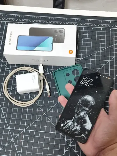 Redmi Note 13 | 256GB / 8GB RAM | Caixa, Carregador e Nota Fiscal