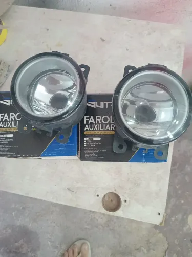 Par de farol de mulher clio