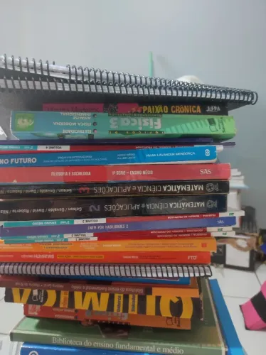 Doação de livros de Ensino Médio