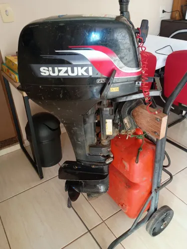Motor de Popa Suzuki 15HP Ano 2010