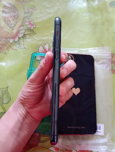 Vende-se IPhone 11 Pro Max 64gb seminovo