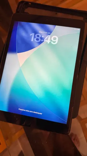 iPad 8ª Geração 128GB Silver (Prateado) - Na Caixa com Acessórios