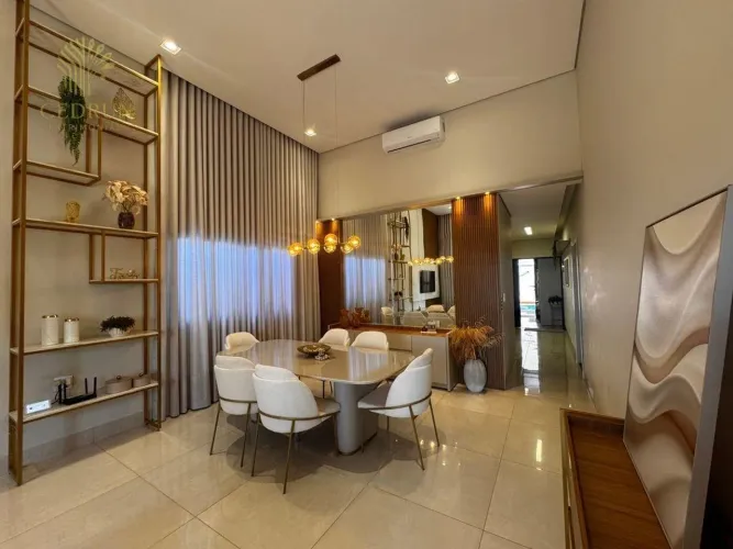 Casa térrea mobiliada à venda em Maringá, Bom Jardim, com 3 quartos, 208 m², piscina aquec