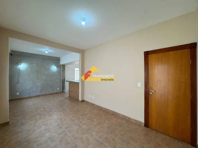 Casa para aluguel, 4 quartos, 1 suíte, 3 vagas, Campina Verde - Divinópolis/MG