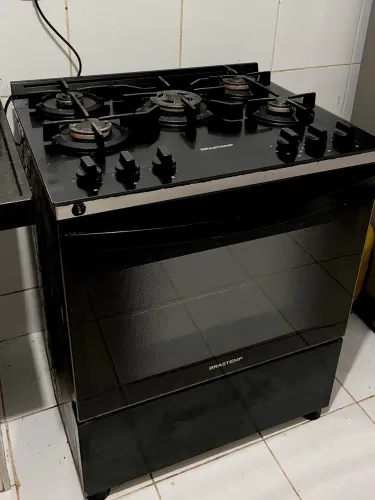 Fogão Brastemp 5 Bocas BFS5VCE com Mesa De Vidro e Turbo Chama Bivolt - Preto