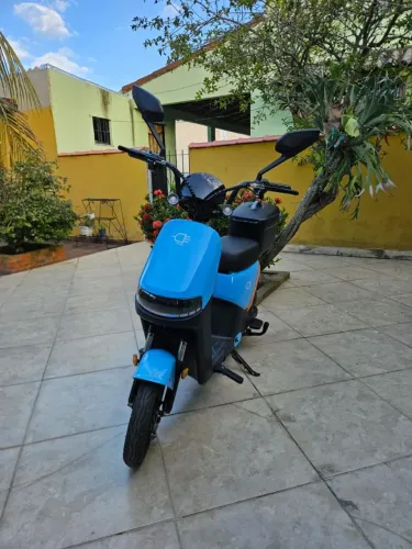 Scooter Elétrica E-Fun - Ótimo Estado + Baú, Capa e 2 Chaves - Economia Total!
