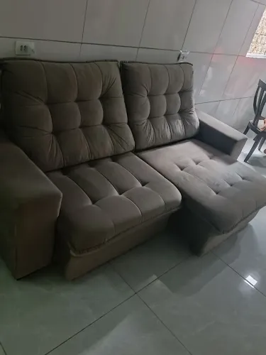 Sofá semi novo com apenas 6 meses de uso por R$ 1200,00