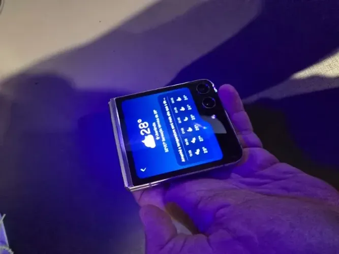 Vendo ou troco ! Z flip 5 512 GB conservado! NUNCA ABERTO E MUITO CONSERVADO