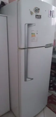 GELADEIRA BRANCA COM FREEZER- 500,00