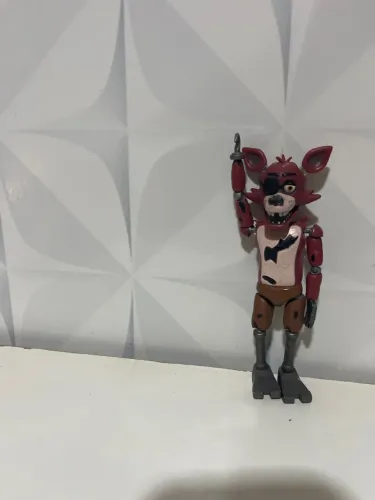 Boneco foxy five nights at freddy?s (vem com a parte do Springtrap)