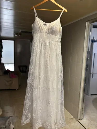Vestido de noiva com véu