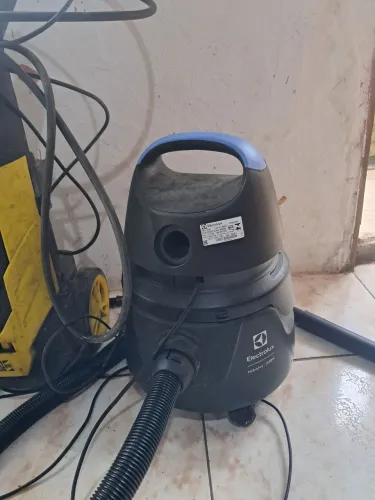 Wap transmontina e aspirador de pó e água Electrolux 