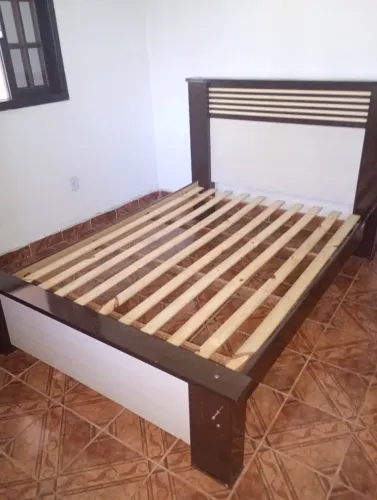 Vende- se uma cama casal completa td perfeita l
