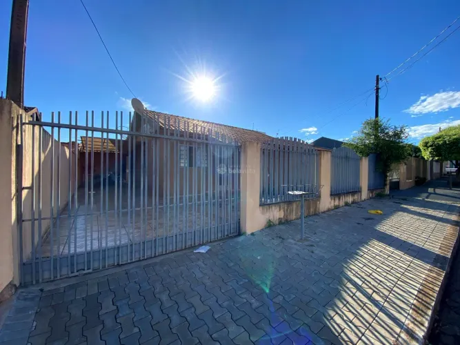 CASA À VENDA NO CONJUNTO CORINA PUGLIESI EM ARAPONGAS-PR.