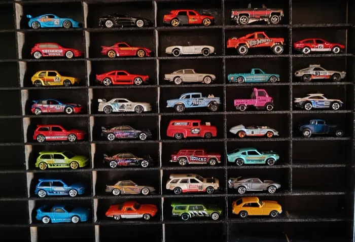 Coleção hot Wheels com 36 miniaturas - diversos modelos