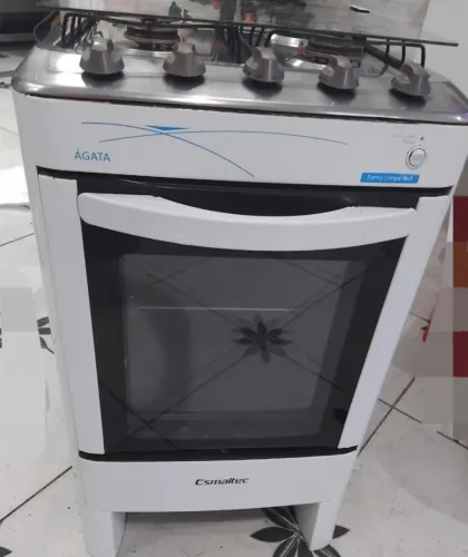 Fogão esmaltec usado porém tudo funcionando 